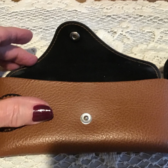 Ray-Ban lot of 2 soft shell sun glass cases, 1 Black, 1 Brown - Picture 4 of 5